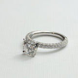 Anillo Pavé de Rounds con Diamante Round 2.00ct