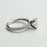 Anillo Pavé de Rounds con Diamante Round 2.00ct