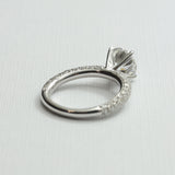Anillo Pavé de Rounds con Diamante Round 2.00ct