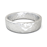 Argolla Plana Hammered Oro Blanco