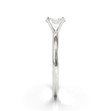 Anillo de compromiso Solitario Clásico con Diamante Oval 0.50cts