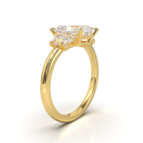 Anillo Tresillo Radiant con Trapezoides Oro Amarillo