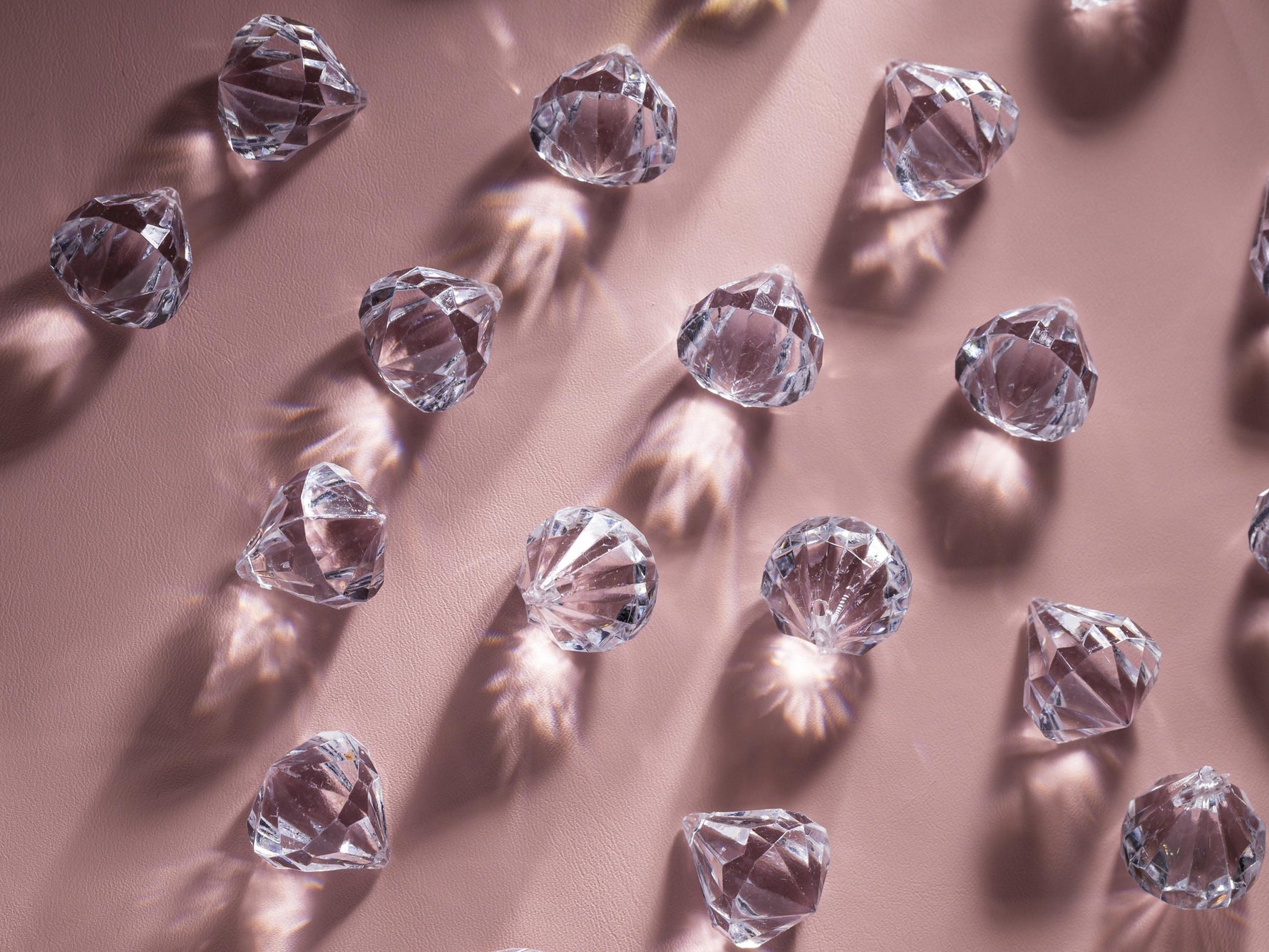 Guía Maestra de las 4 Cs: Cómo elegir el diamante perfecto