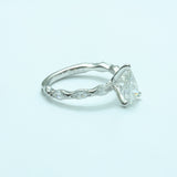 Anillo Pear con Marquises