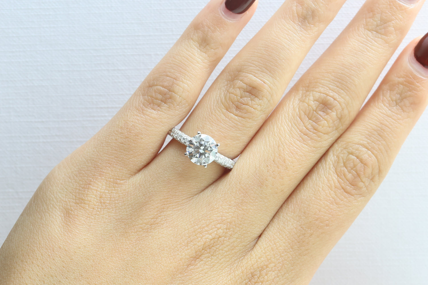 Anillo Pavé de Rounds con Diamante Round 2.00ct