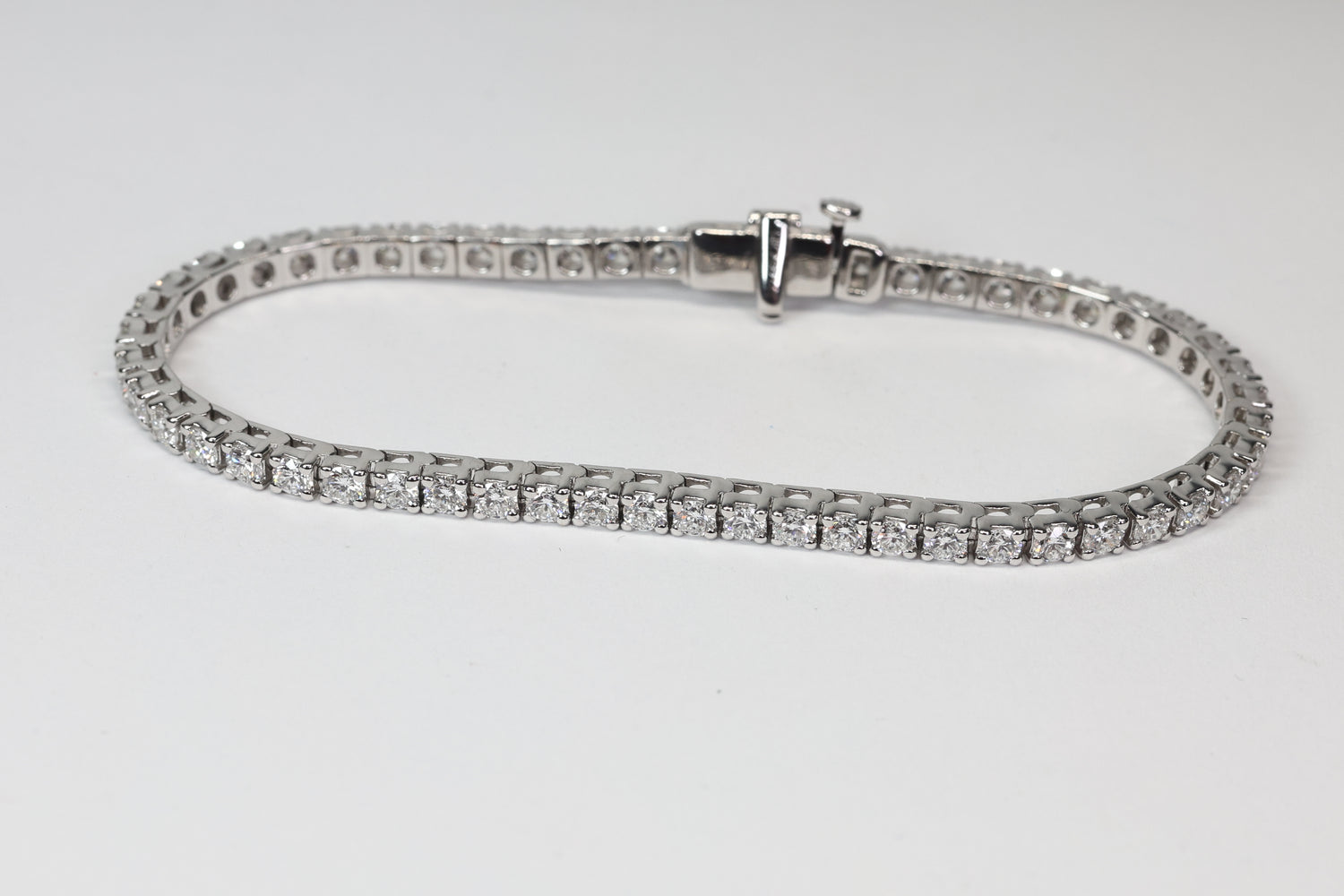 Tennis bracelet 5 CTW