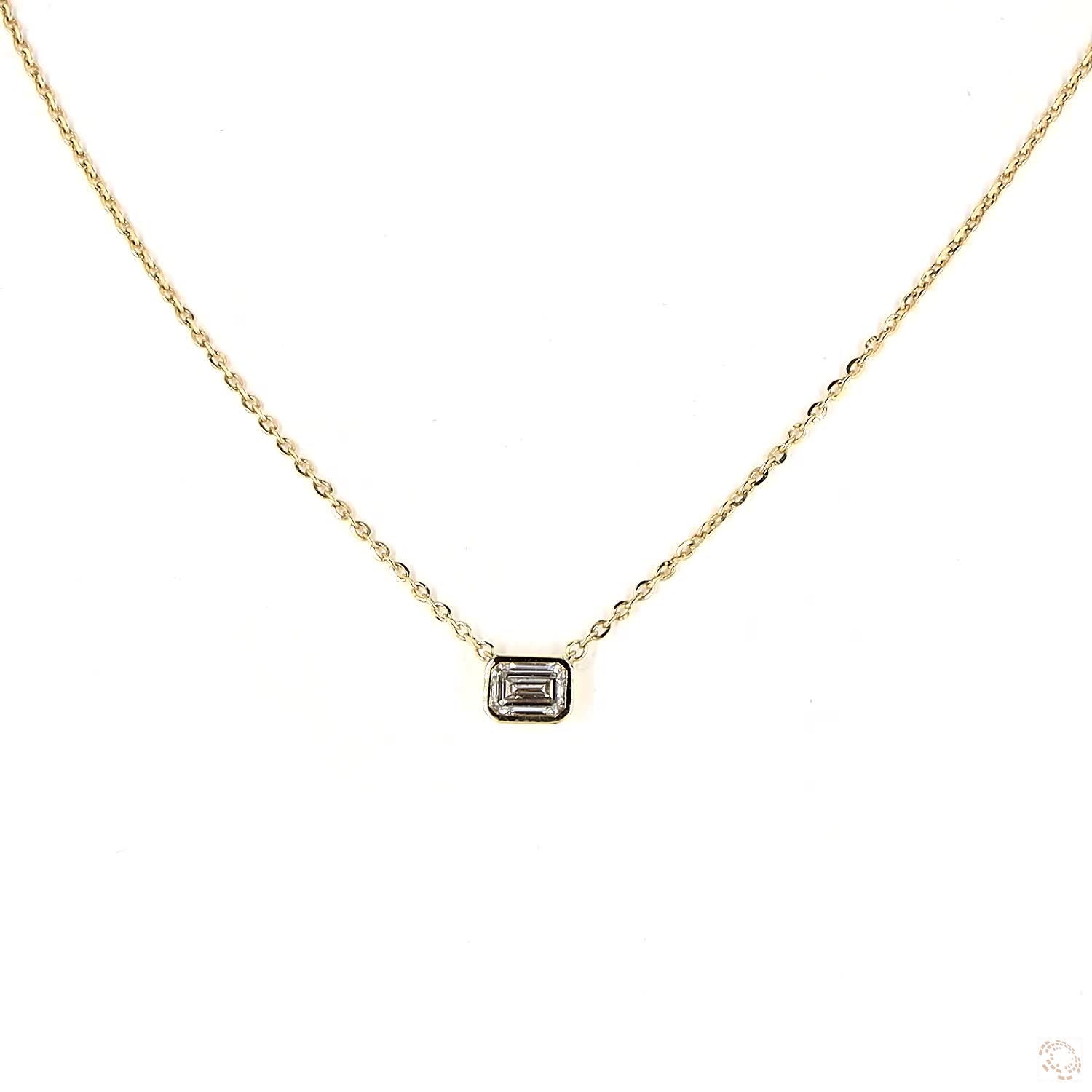 Emerald Bezel Pendant EW · 1.00 ct
