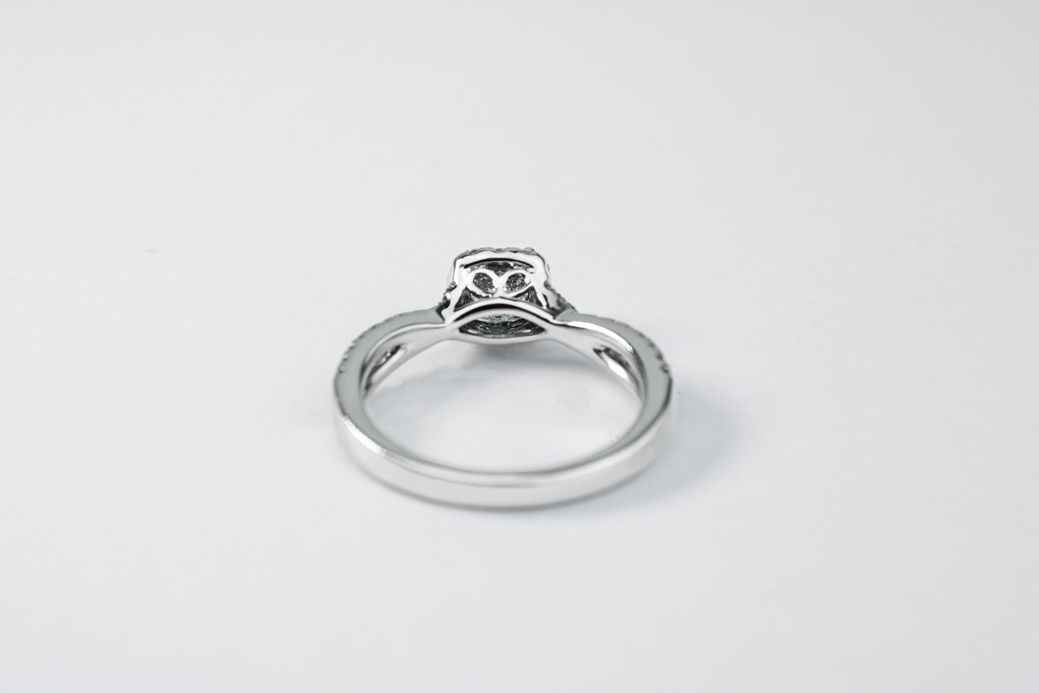 Round Ring with Halo and Braided Pavé