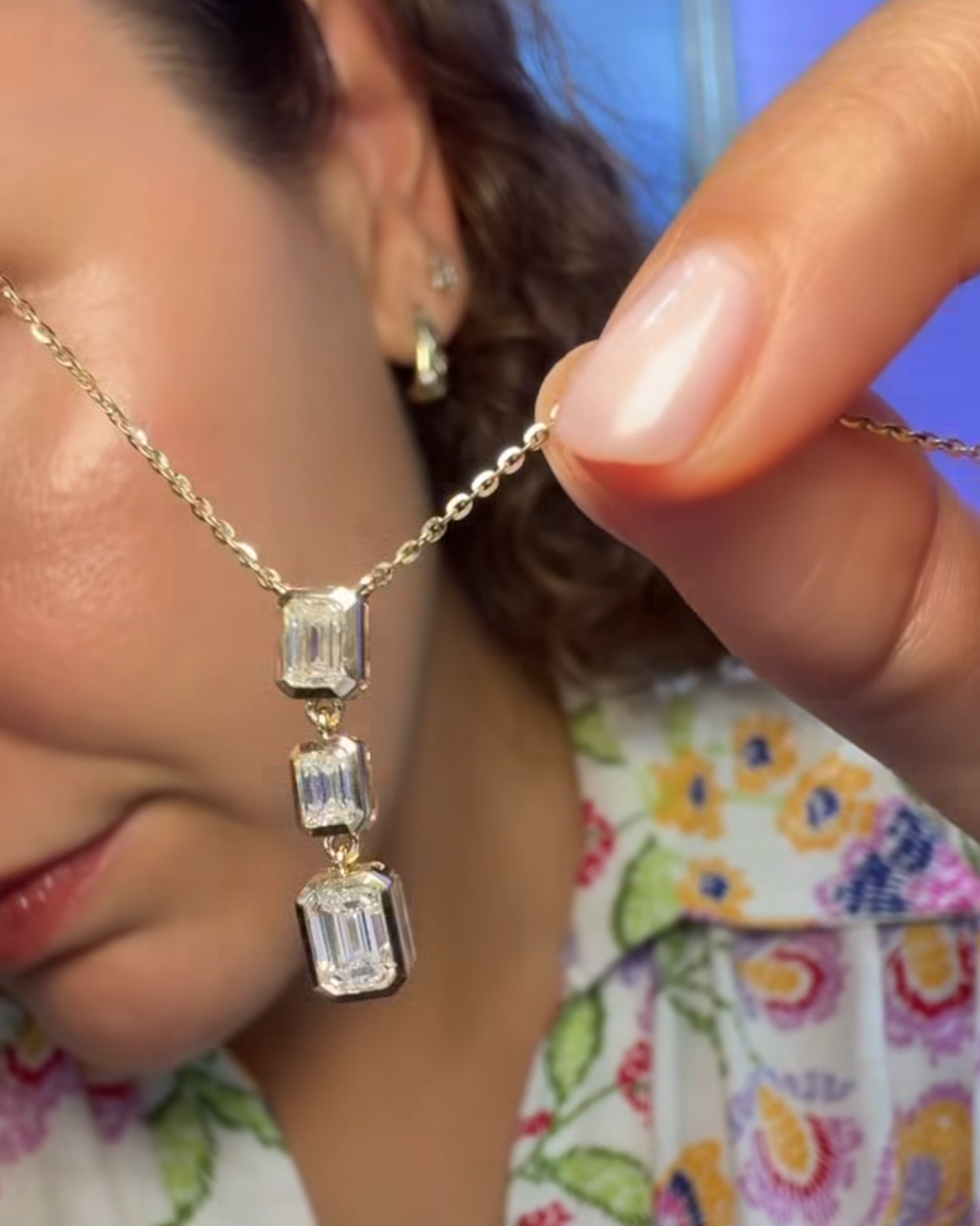 Collar emerald drop