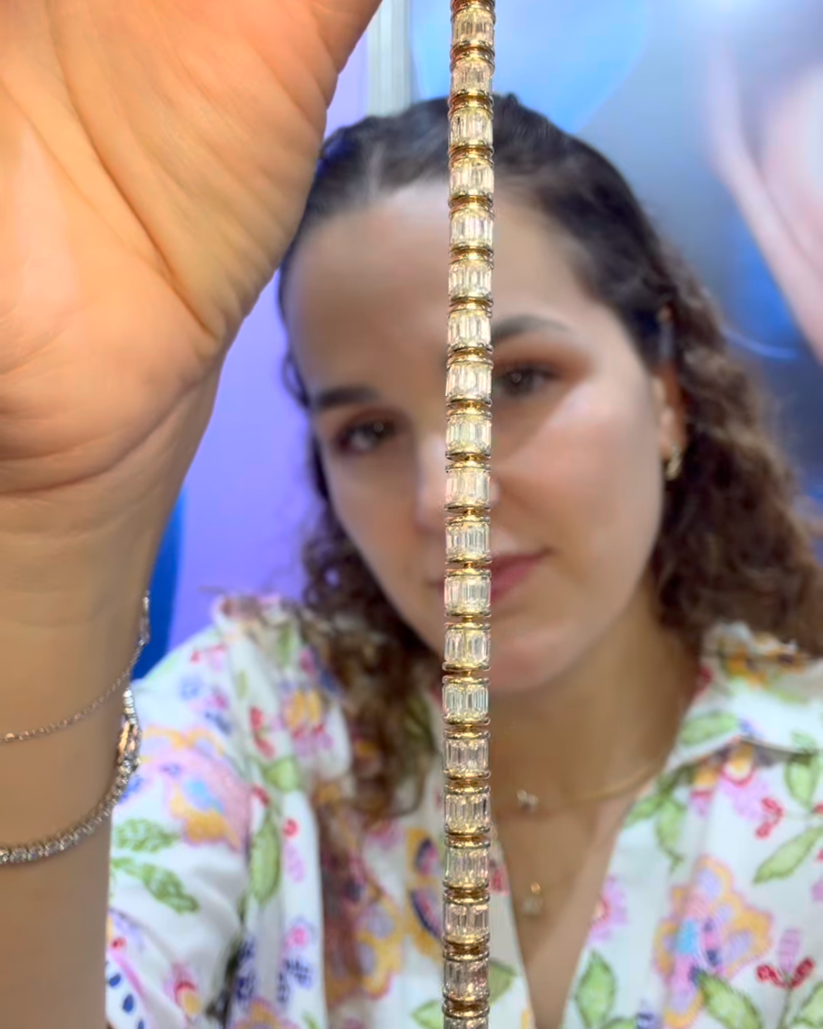 Tennis bracelet emeralds all around
