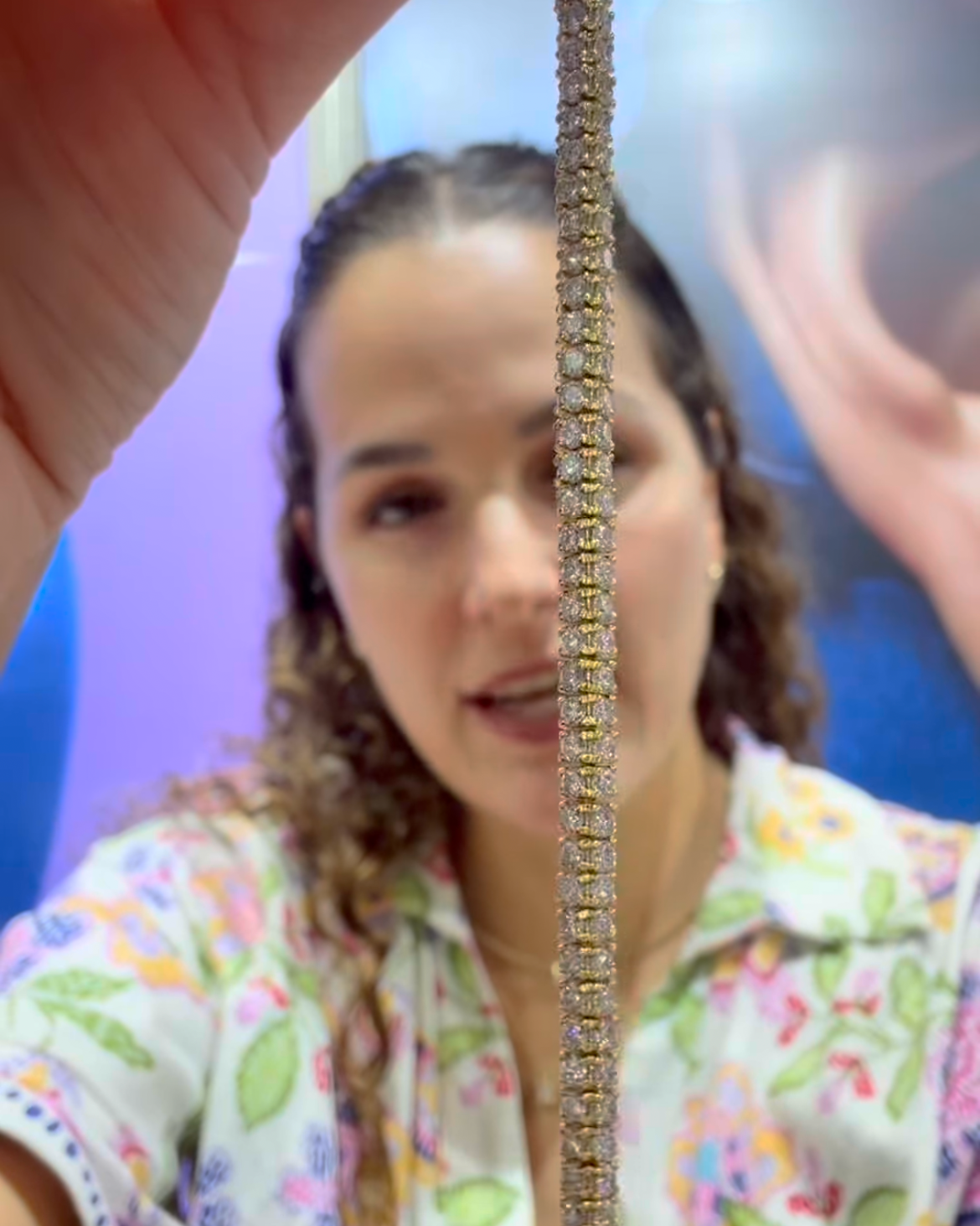 Tennis bracelet rounds all around