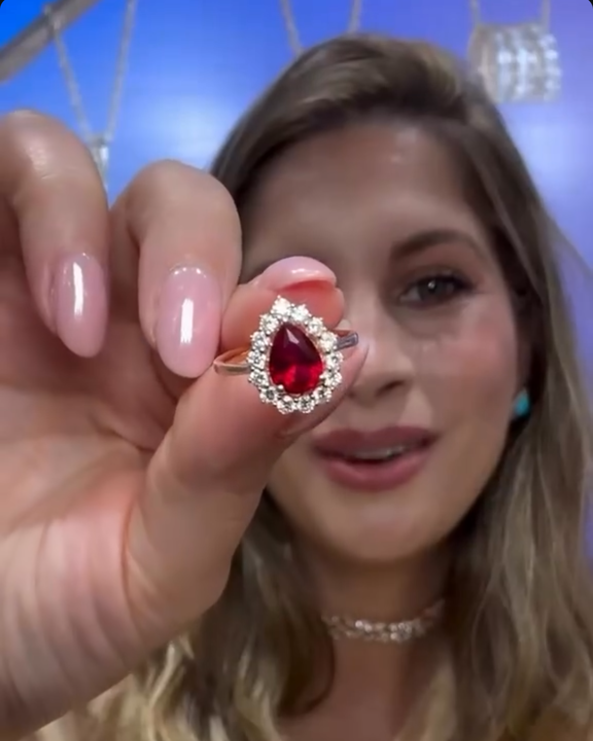 Anillo rubí con halo
