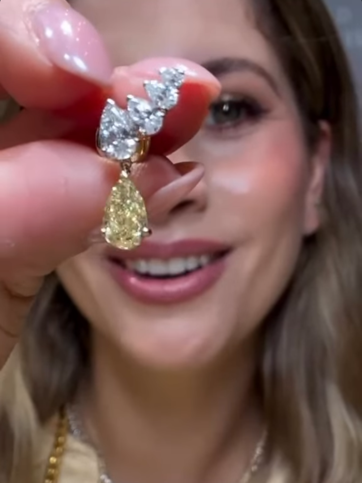 Aretes drop fancy yellow