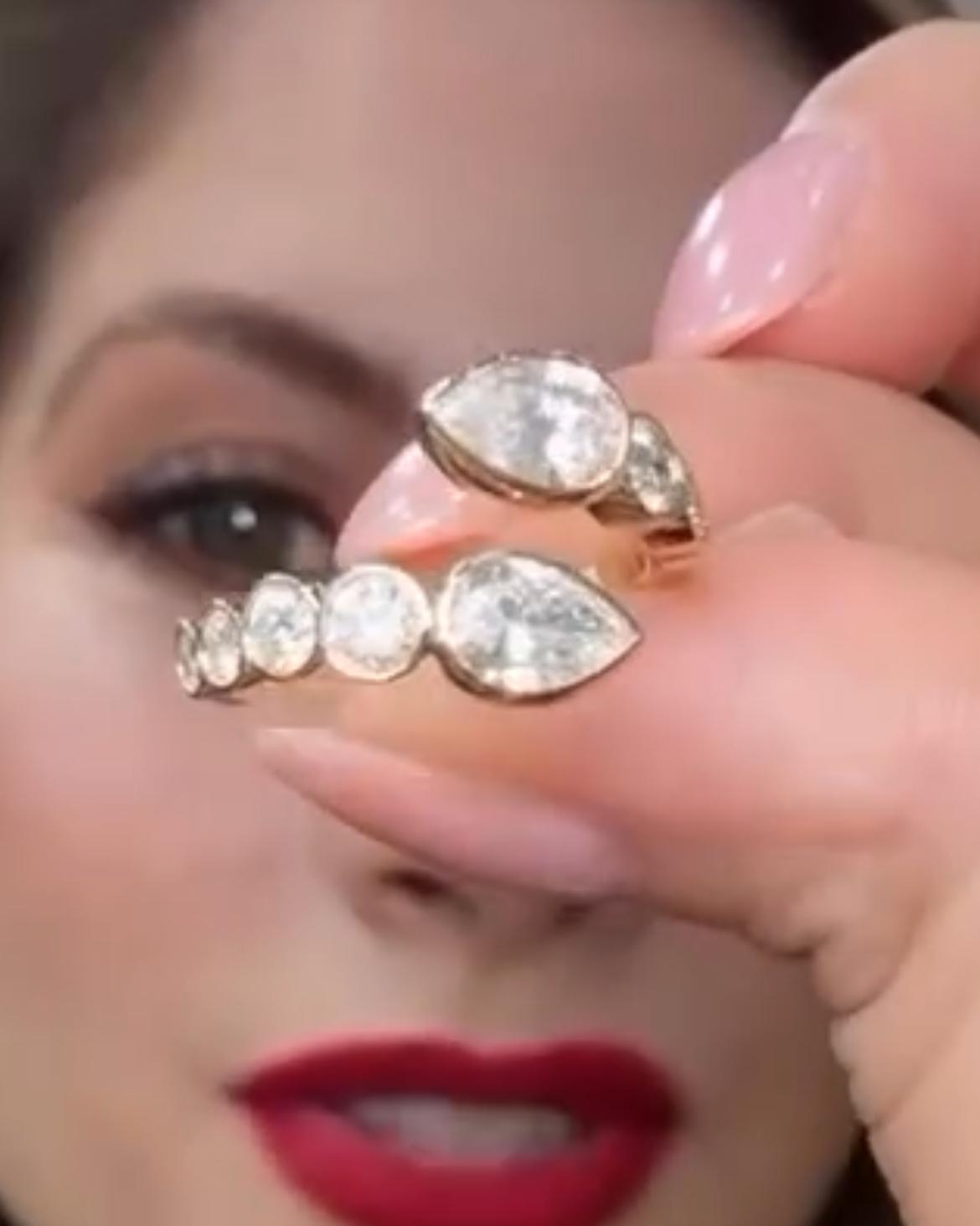 Pear y round open ring