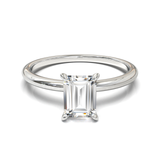 에메랄드 다이아몬드 0.80cts가 포함된 클래식 솔리테어 약혼 반지
