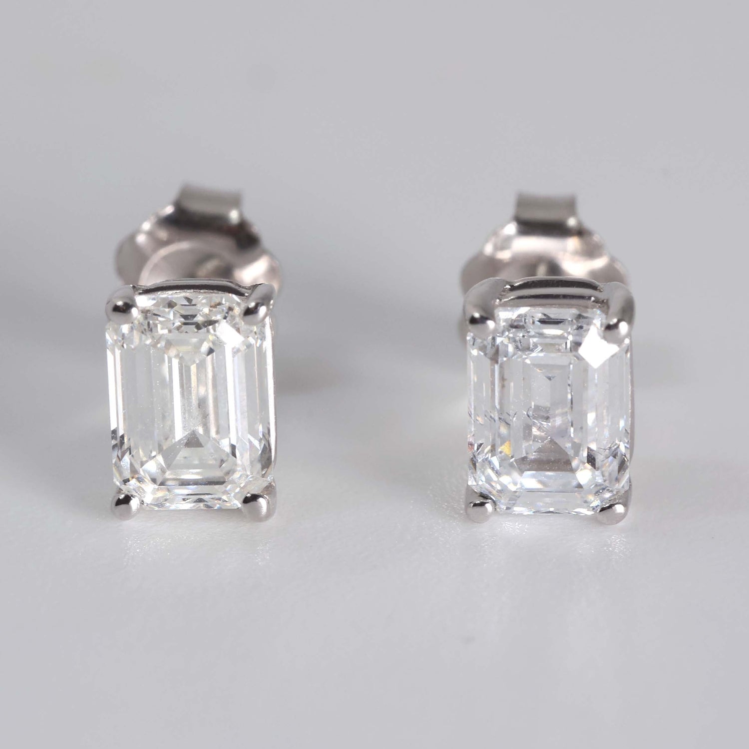 Lab Grown Diamond Studs Emerald 1.00 ct