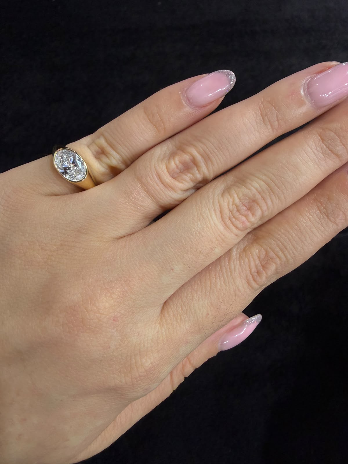 Pinky ring oval