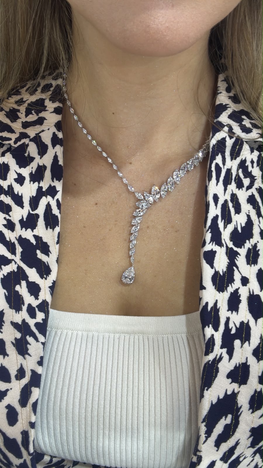 Collar Corbatin Marquises y Pear