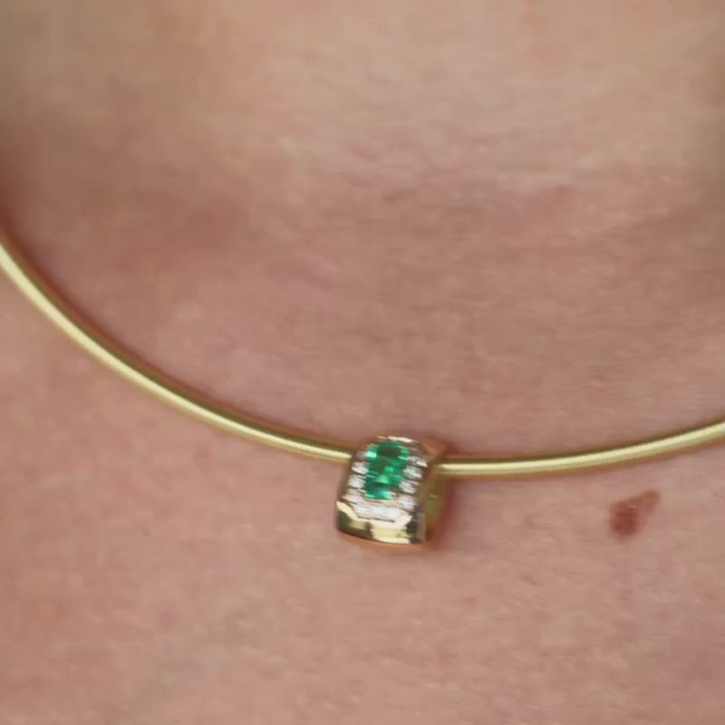 Charm v2 - Round & Green Emerald Charm 14K Y 0.345